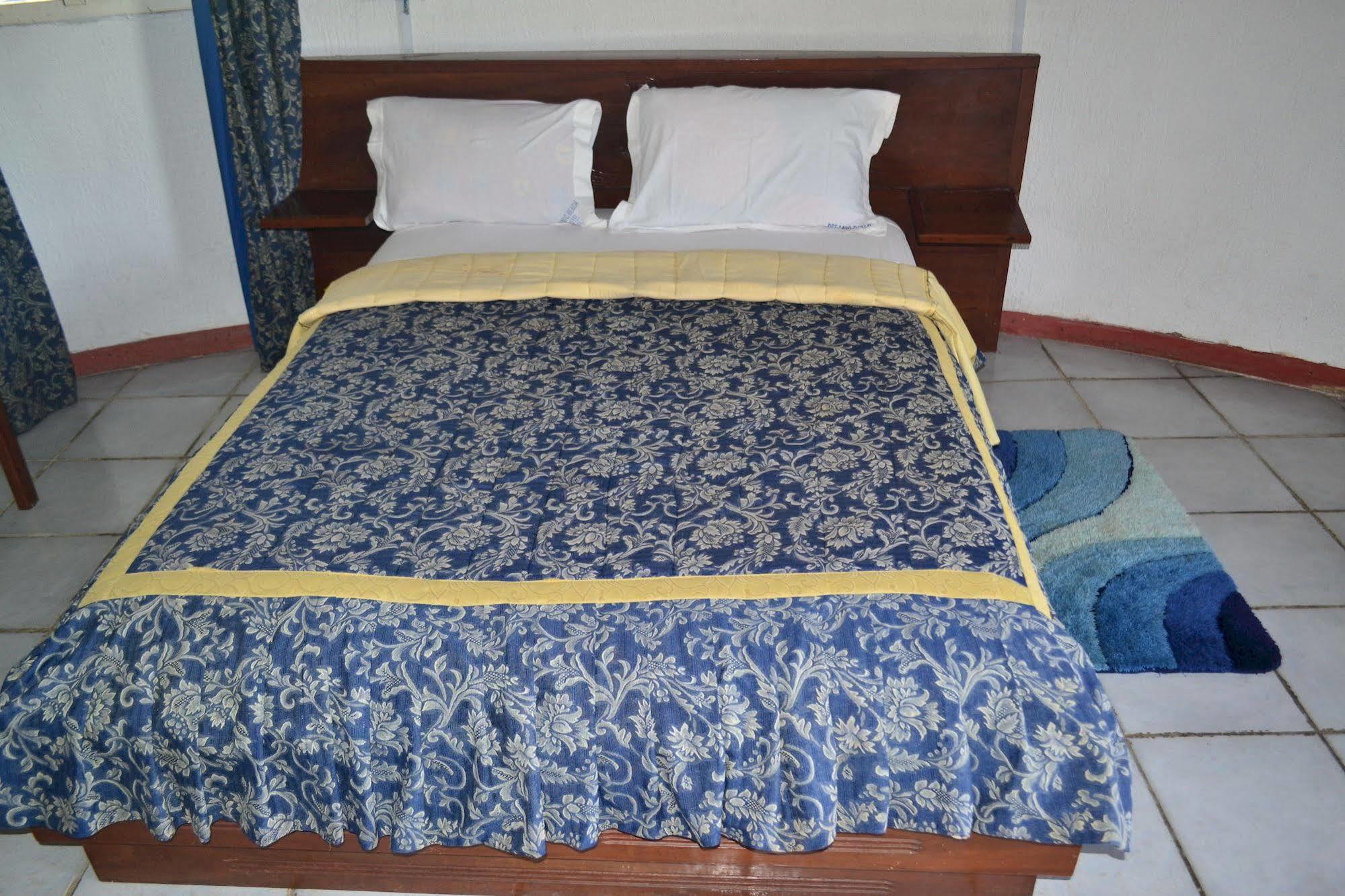 Adrien Beach Hotel Крібі Екстер'єр фото